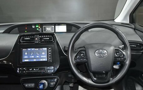 Toyota Prius IV XW50, 2019 год, 1 817 999 рублей, 6 фотография