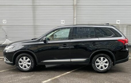 Mitsubishi Outlander III рестайлинг 3, 2018 год, 2 229 000 рублей, 8 фотография