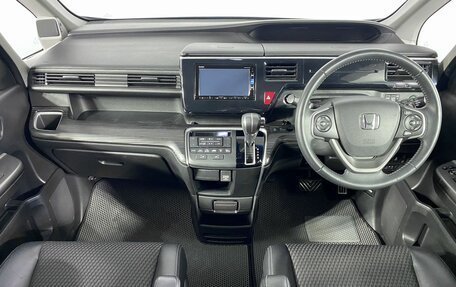 Honda Stepwgn IV, 2017 год, 2 149 000 рублей, 13 фотография