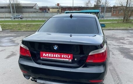 BMW 5 серия, 2004 год, 850 000 рублей, 8 фотография