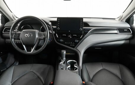 Toyota Camry, 2021 год, 3 790 000 рублей, 14 фотография