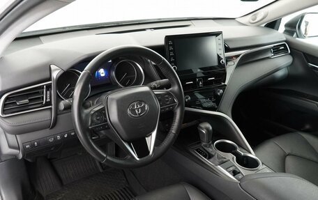 Toyota Camry, 2021 год, 3 790 000 рублей, 12 фотография