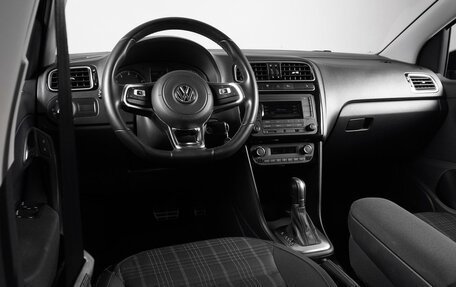Volkswagen Polo VI (EU Market), 2018 год, 1 680 000 рублей, 6 фотография