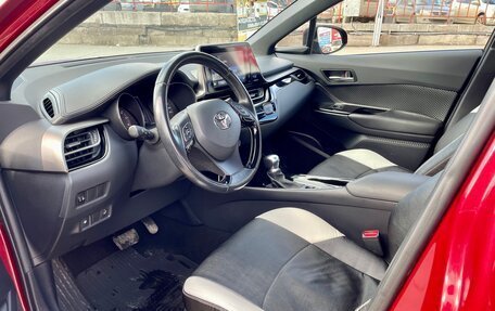 Toyota C-HR I рестайлинг, 2019 год, 2 590 000 рублей, 9 фотография