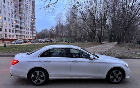 Mercedes-Benz E-Класс, 2019 год, 2 500 000 рублей, 4 фотография