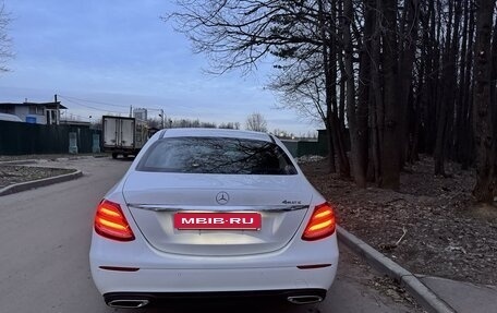 Mercedes-Benz E-Класс, 2019 год, 2 500 000 рублей, 3 фотография
