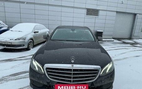 Mercedes-Benz E-Класс, 2019 год, 3 185 000 рублей, 9 фотография
