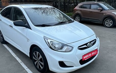 Hyundai Solaris II рестайлинг, 2014 год, 1 075 000 рублей, 2 фотография