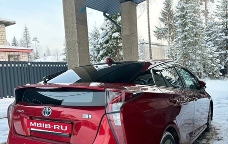 Toyota Prius IV XW50, 2016 год, 1 850 000 рублей, 6 фотография