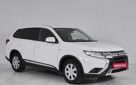 Mitsubishi Outlander III рестайлинг 3, 2018 год, 1 763 000 рублей, 3 фотография