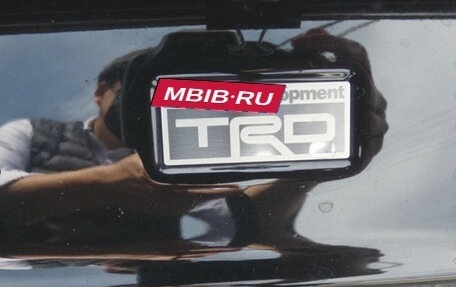 Toyota Prius IV XW50, 2021 год, 1 470 000 рублей, 11 фотография