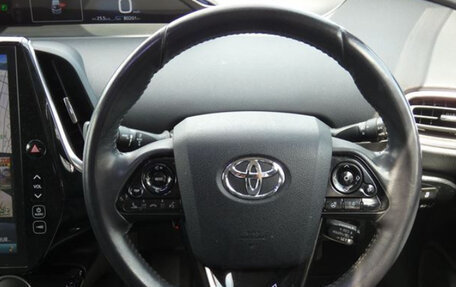 Toyota Prius IV XW50, 2021 год, 1 470 000 рублей, 32 фотография