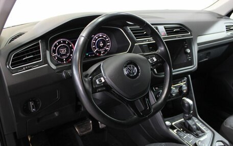 Volkswagen Tiguan II, 2018 год, 2 649 000 рублей, 17 фотография