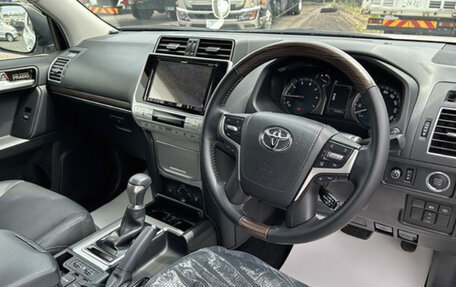 Toyota Land Cruiser Prado 150 рестайлинг 2, 2021 год, 4 020 000 рублей, 3 фотография