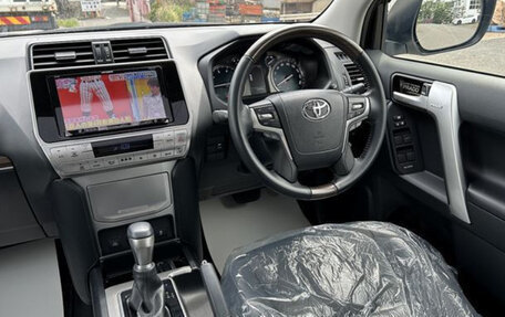 Toyota Land Cruiser Prado 150 рестайлинг 2, 2021 год, 4 020 000 рублей, 37 фотография