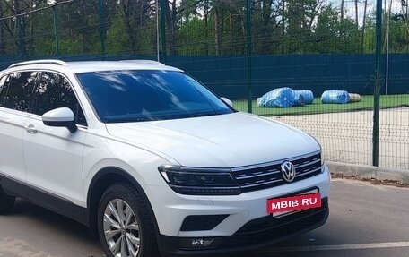 Volkswagen Tiguan II, 2017 год, 2 500 000 рублей, 3 фотография