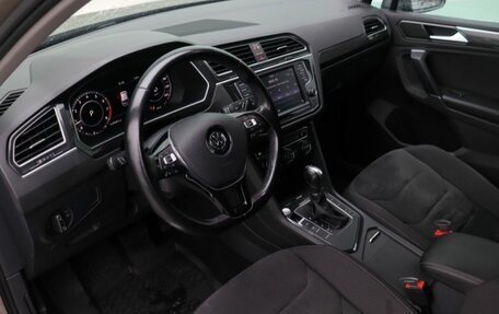 Volkswagen Tiguan II, 2017 год, 2 750 000 рублей, 2 фотография