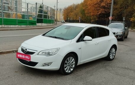 Opel Astra J, 2011 год, 870 000 рублей, 2 фотография
