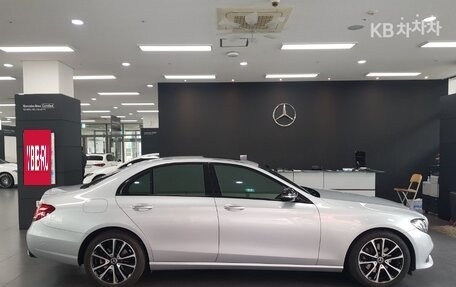 Mercedes-Benz E-Класс, 2020 год, 3 750 000 рублей, 6 фотография