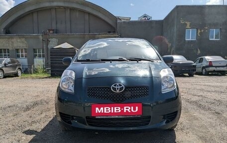 Toyota Yaris III рестайлинг, 2006 год, 530 000 рублей, 8 фотография