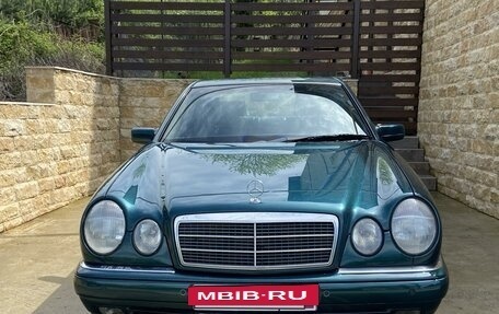 Mercedes-Benz E-Класс, 1997 год, 530 000 рублей, 3 фотография