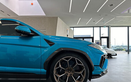 Lamborghini Urus I, 2024 год, 39 000 000 рублей, 3 фотография
