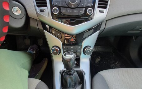 Chevrolet Cruze II, 2010 год, 750 000 рублей, 9 фотография