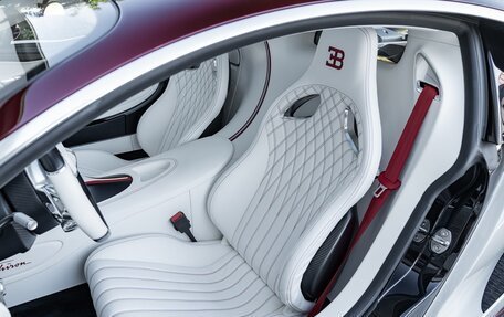 Bugatti Chiron, 2021 год, 418 710 304 рублей, 6 фотография