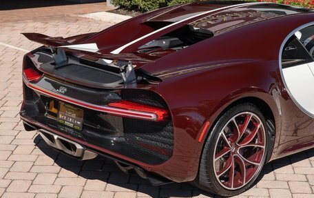 Bugatti Chiron, 2021 год, 418 710 304 рублей, 5 фотография