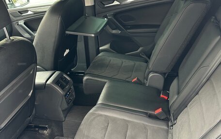 Volkswagen Tiguan II, 2018 год, 3 100 000 рублей, 10 фотография
