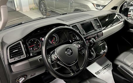 Volkswagen Multivan T6 рестайлинг, 2019 год, 4 500 000 рублей, 15 фотография