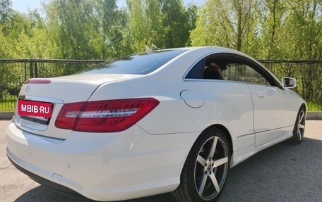 Mercedes-Benz E-Класс, 2011 год, 1 670 000 рублей, 2 фотография