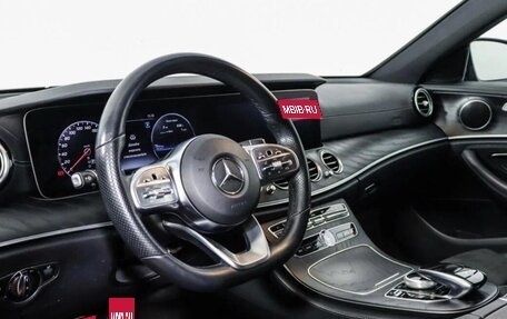 Mercedes-Benz E-Класс, 2019 год, 3 950 000 рублей, 8 фотография