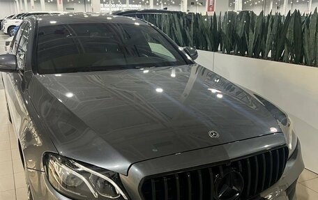 Mercedes-Benz E-Класс, 2019 год, 3 950 000 рублей, 5 фотография