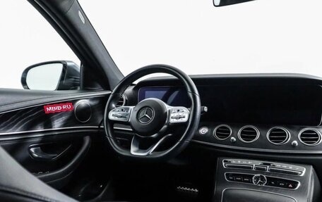 Mercedes-Benz E-Класс, 2019 год, 3 950 000 рублей, 15 фотография