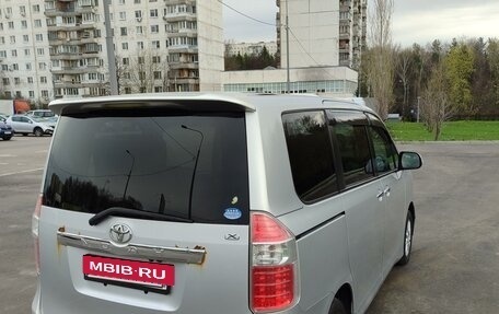Toyota Noah III, 2009 год, 1 100 000 рублей, 6 фотография