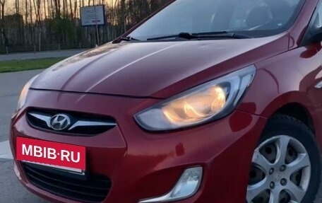 Hyundai Solaris II рестайлинг, 2013 год, 1 000 000 рублей, 19 фотография