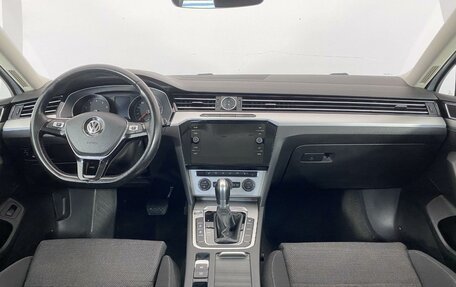 Volkswagen Passat B8 рестайлинг, 2017 год, 1 800 000 рублей, 7 фотография