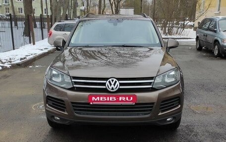 Volkswagen Touareg III, 2013 год, 2 850 000 рублей, 2 фотография