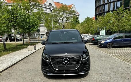 Mercedes-Benz V-Класс, 2024 год, 15 900 000 рублей, 3 фотография