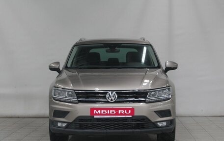 Volkswagen Tiguan II, 2019 год, 3 390 000 рублей, 2 фотография