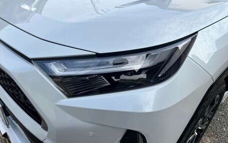 Toyota RAV4, 2021 год, 2 340 000 рублей, 10 фотография