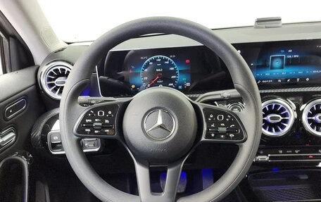 Mercedes-Benz A-Класс, 2020 год, 2 100 000 рублей, 10 фотография