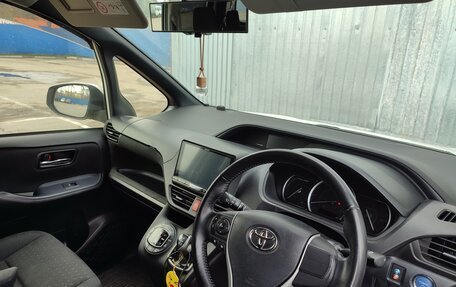 Toyota Voxy III, 2014 год, 1 960 000 рублей, 3 фотография