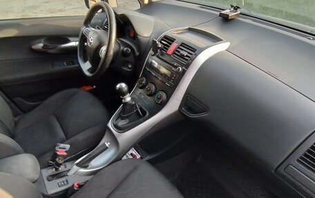 Toyota Auris II, 2011 год, 930 000 рублей, 2 фотография