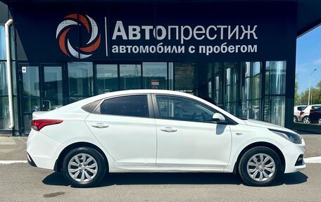 Hyundai Solaris II рестайлинг, 2017 год, 1 050 000 рублей, 2 фотография