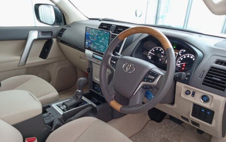 Toyota Land Cruiser Prado 150 рестайлинг 2, 2021 год, 3 230 000 рублей, 8 фотография