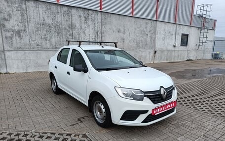 Renault Logan II, 2018 год, 880 000 рублей, 3 фотография