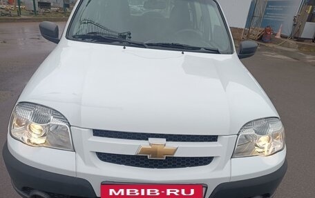 Chevrolet Niva I рестайлинг, 2019 год, 877 000 рублей, 5 фотография