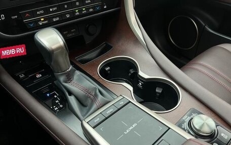 Lexus RX IV рестайлинг, 2020 год, 5 249 011 рублей, 4 фотография